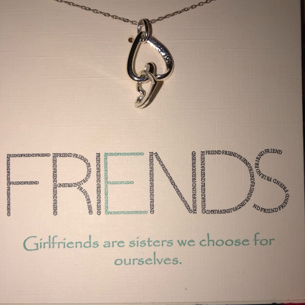 Best friend necklace 👩‍❤️‍👩🤗